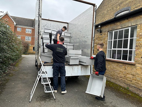 Licensed waste carrier Hampstead Garden Suburbs – Garden clearance Hendon